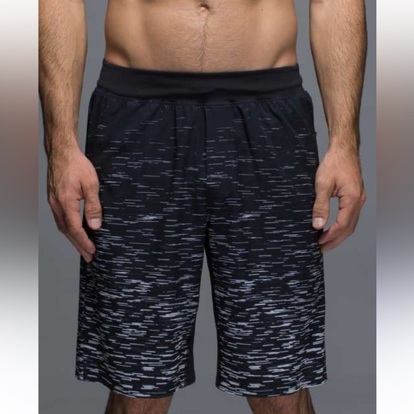 Lululemon Assert Short Gondola Stripe Black White / Black Linerless Size Large - Picture 10 of 10